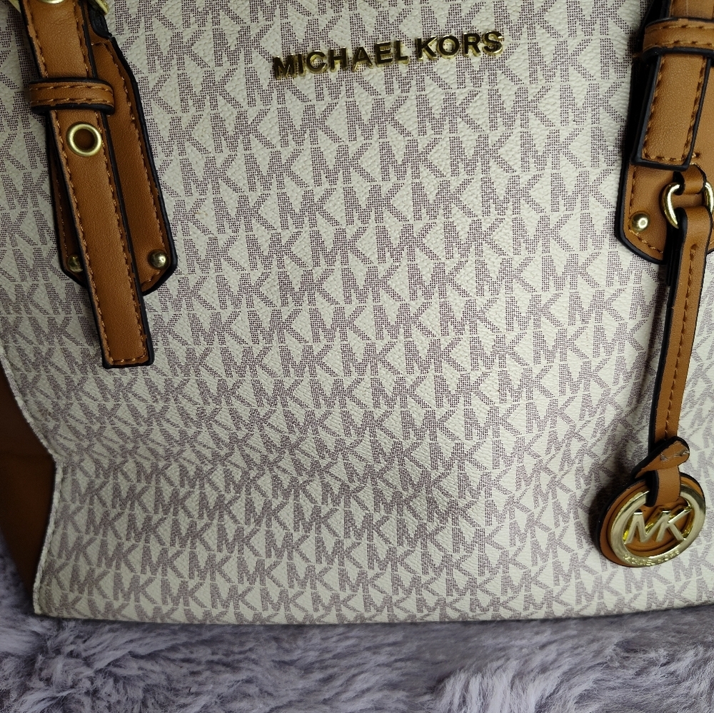 Michael Kors Voyager Two Tone Logo Tote Bag - Picture 2 of 15